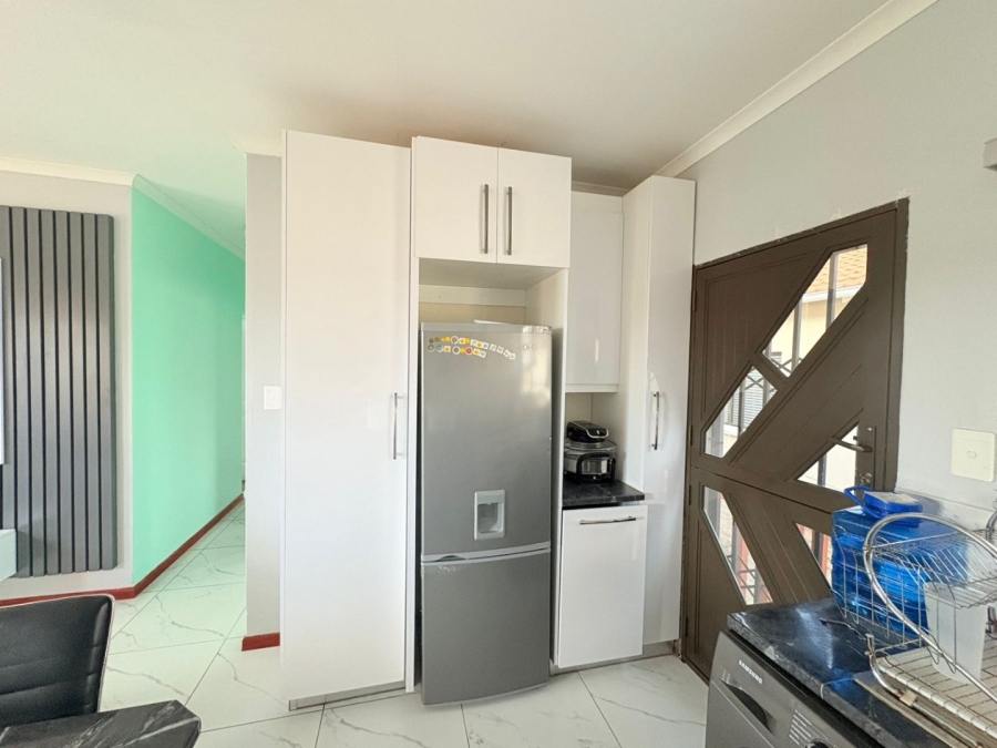  Bedroom Property for Sale in Cove Rock Eastern Cape